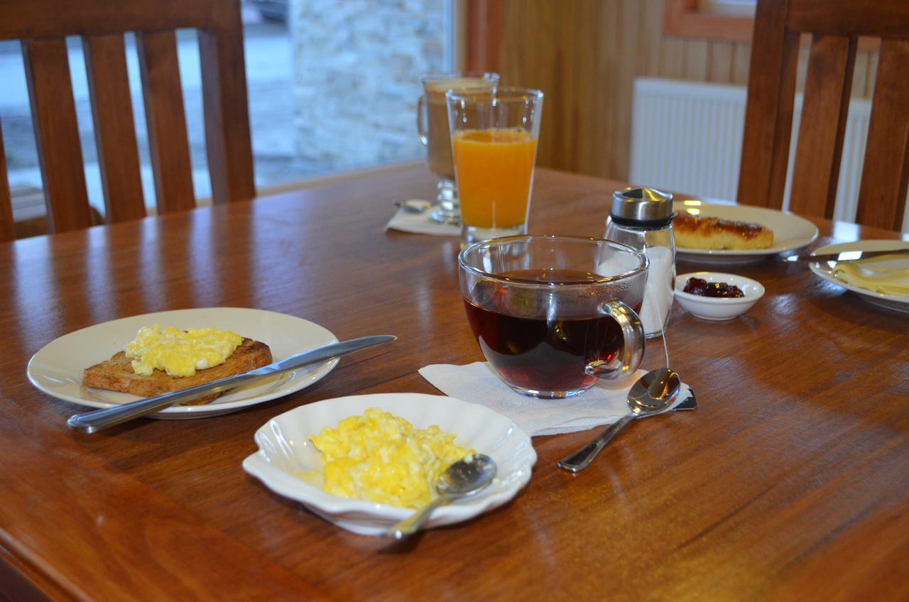 Hostal Camino De Santiago Puerto Natales Extérieur photo